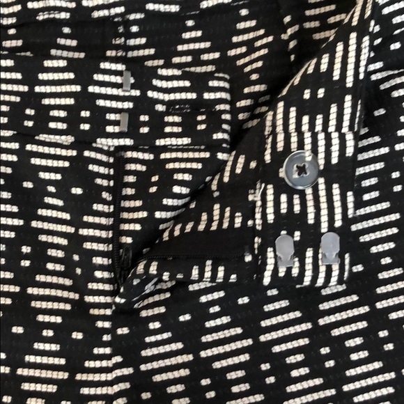 Old Navy Embroidered 3” Short, 2 Black/Cream - Picture 4 of 4